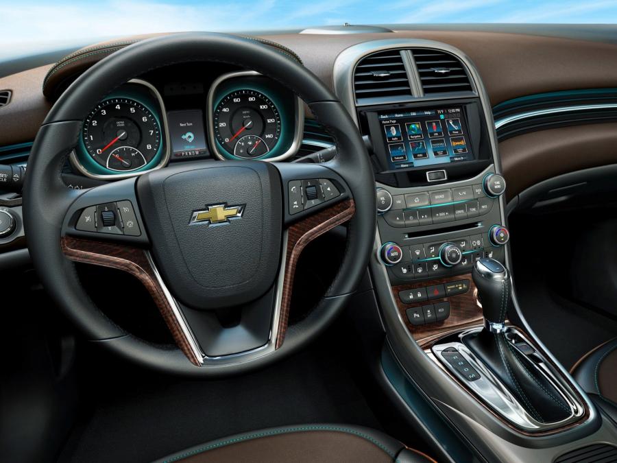  Chevrolet Malibu LTZ 2011 года  (фото 3 из 16)